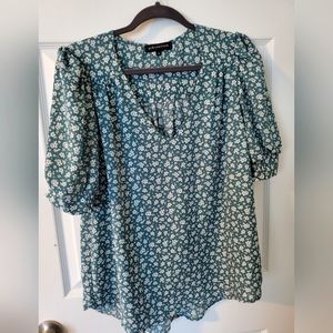 Gibsonlook puff sleeve V-neck Blouse Size M